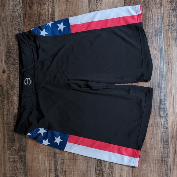Hylete Crossfit Multi-Sport Shorts Size XL American Flag & Black 11" Inseam - Picture 1 of 7